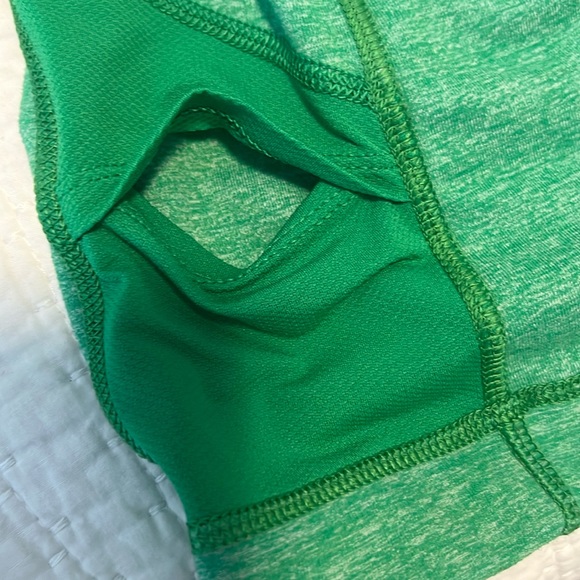 Lululemon size large long sleeve running shirt. Medium to heavy weight - Picture 3 of 8